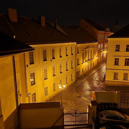 Velke Studio Na Velkem Namesti S Vybavenou Kuchyni Hradec Králové 외부 사진